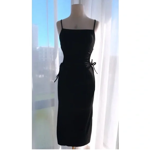 Cut-out Adjustable Waist Maxi Dress - Picture 4 of 5